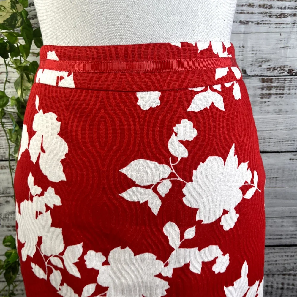 Talbots Skirt size 4 Petite Red White Floral Pencil Knee Wedding Career Church